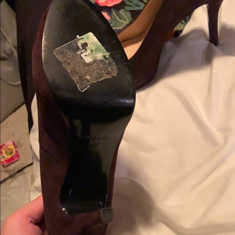 Pumps - Picture 3 of 4